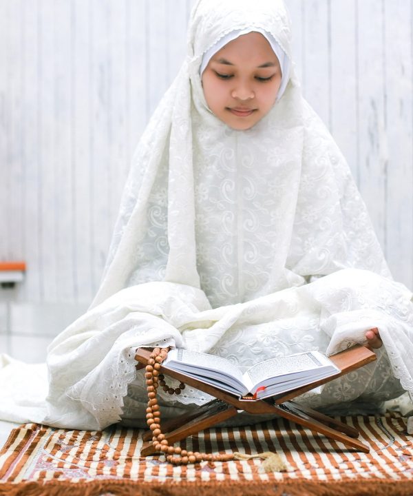 mulim-woman-reading-quran-2021-09-01-02-47-28-utc-min.jpg mulim-woman-reading-quran-2021-09-01-02-47-28-utc-min.jpg